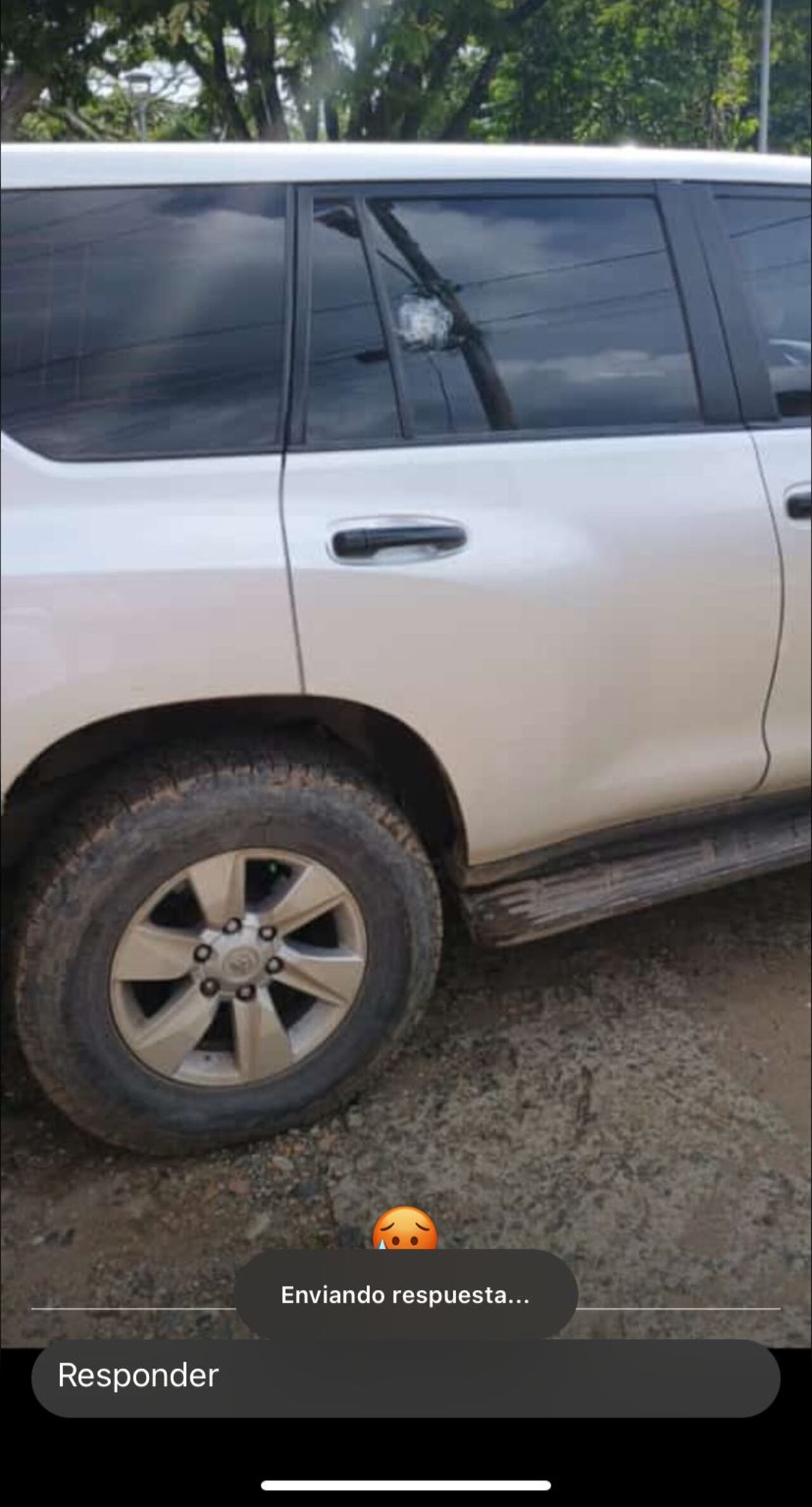 Así quedó la camioneta del padre de la vicepresidente tras el atentado