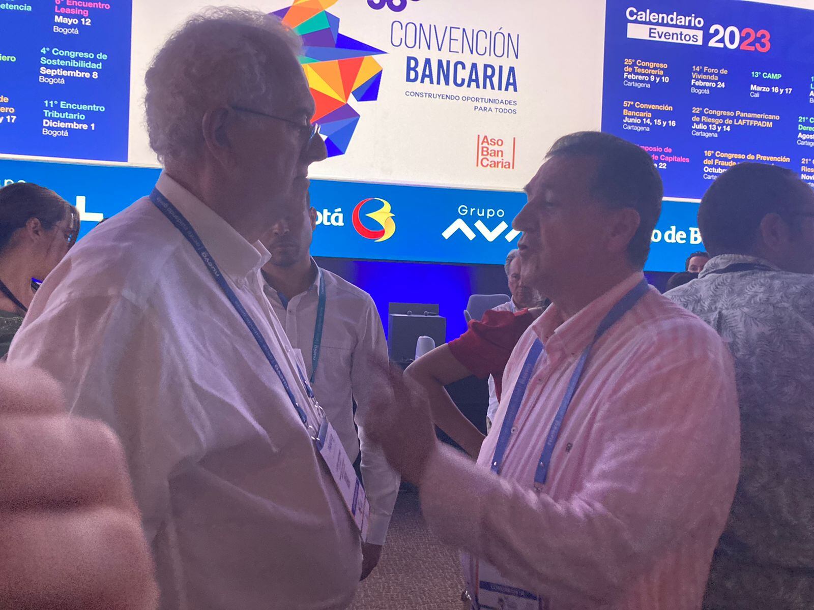 José Antonio Ocampo, ministro de Hacienda y Óscar Darío Pérez.