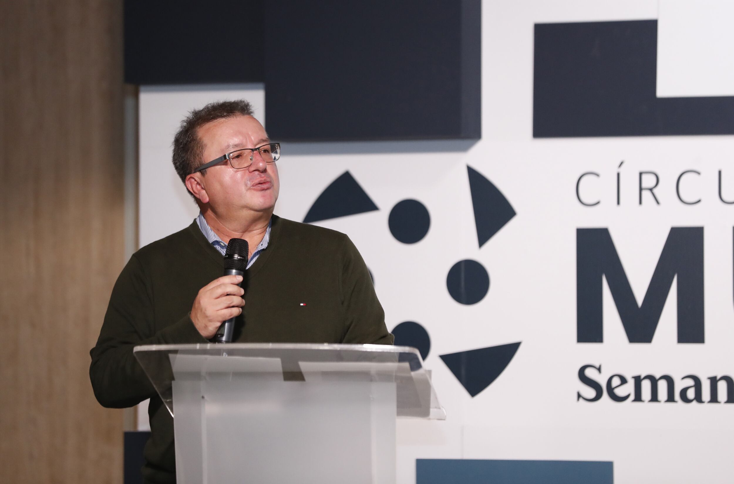 Édgar Téllez, editor de libros de periodismo y coyuntura en Editorial Planeta.