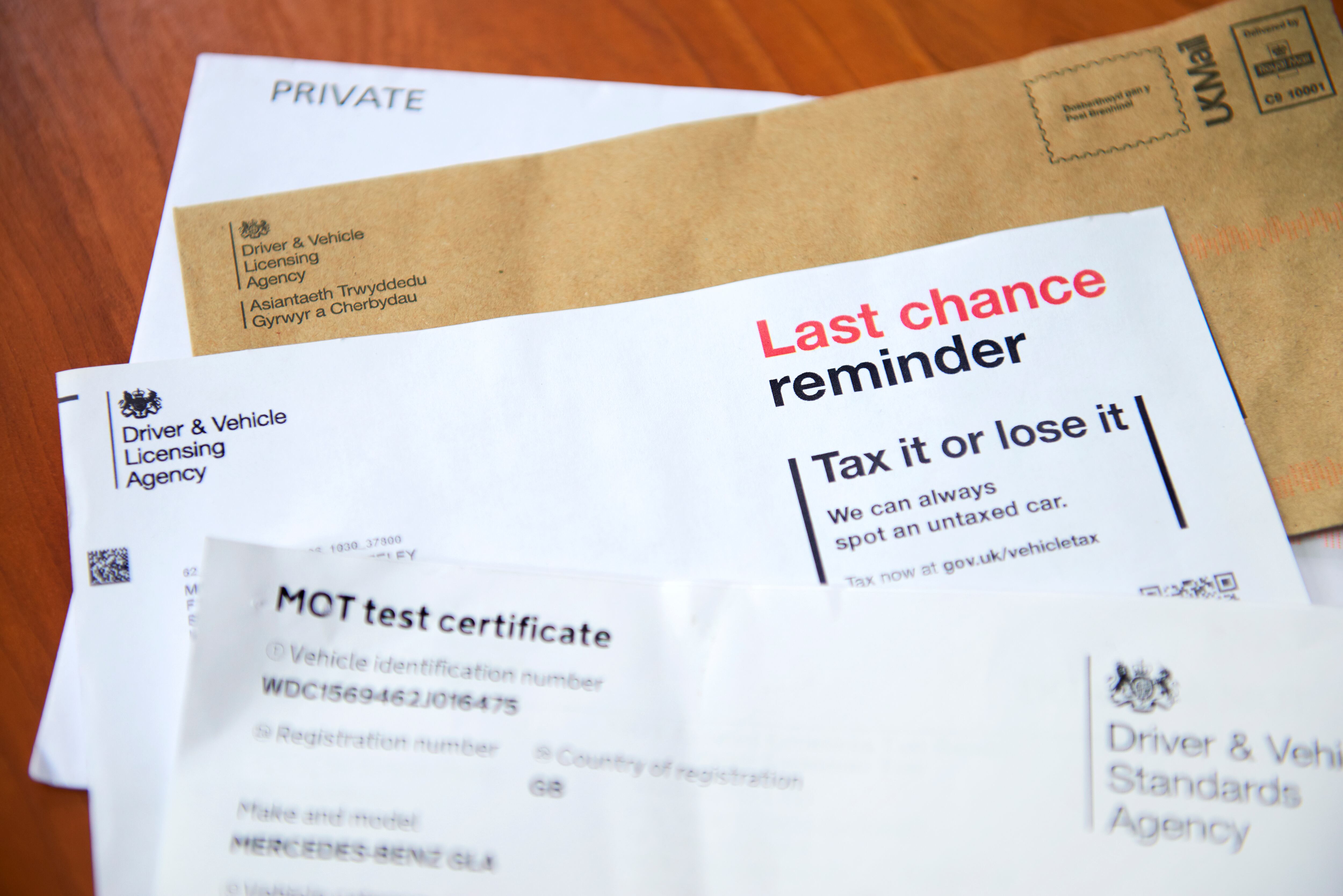 Un hombre demanda a decenas por las críticas negativas sobre él en un grupo de citas de Facebook