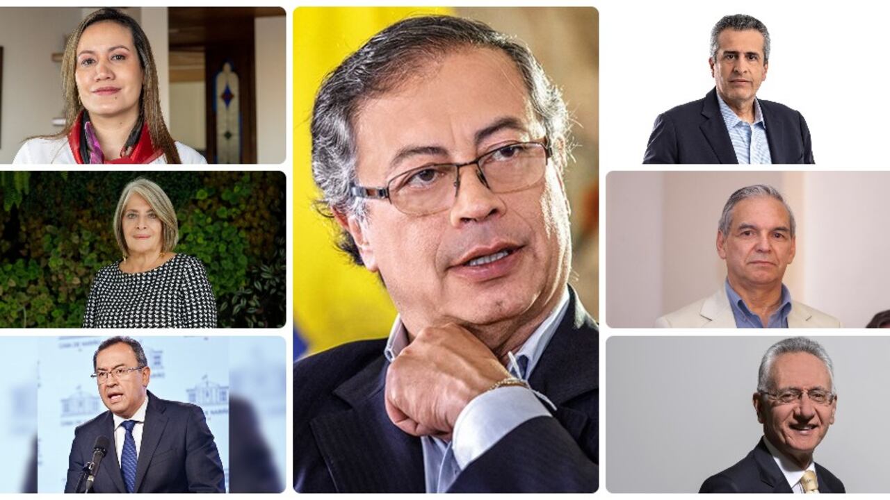 Gustavo Petro y sus ministros salientes y entrantes.