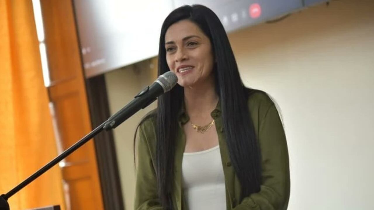Carolina Espitia, senadora de la Alianza Verde, cuestionó el llamado del ministro Prada.