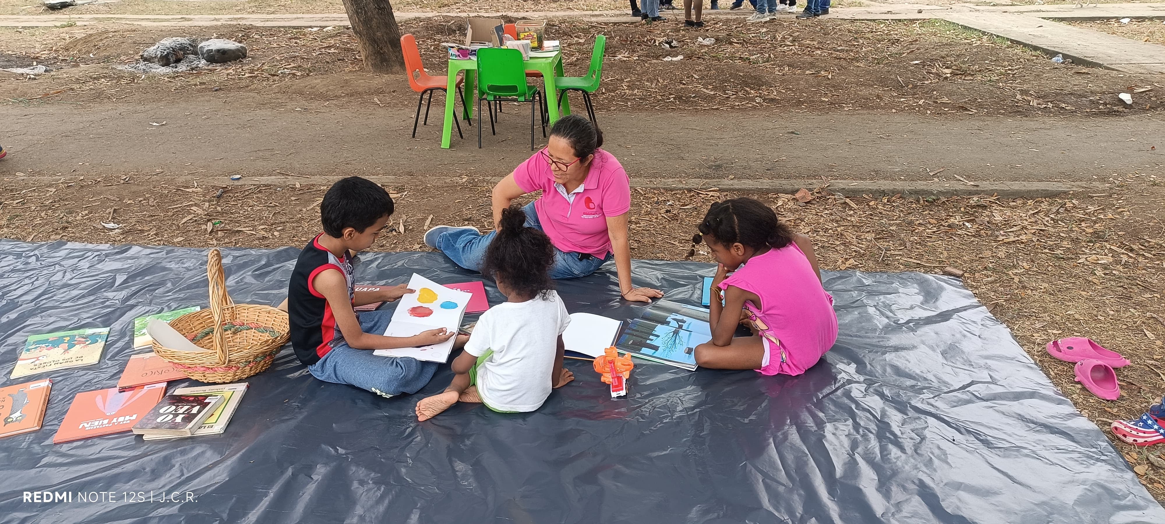 Biblioteca Jorge Garcés Borrero en Cali se adaptó a las necesidades de los afectados por el terremoto y empezó a llevar el arte y la lectura a las calles.
