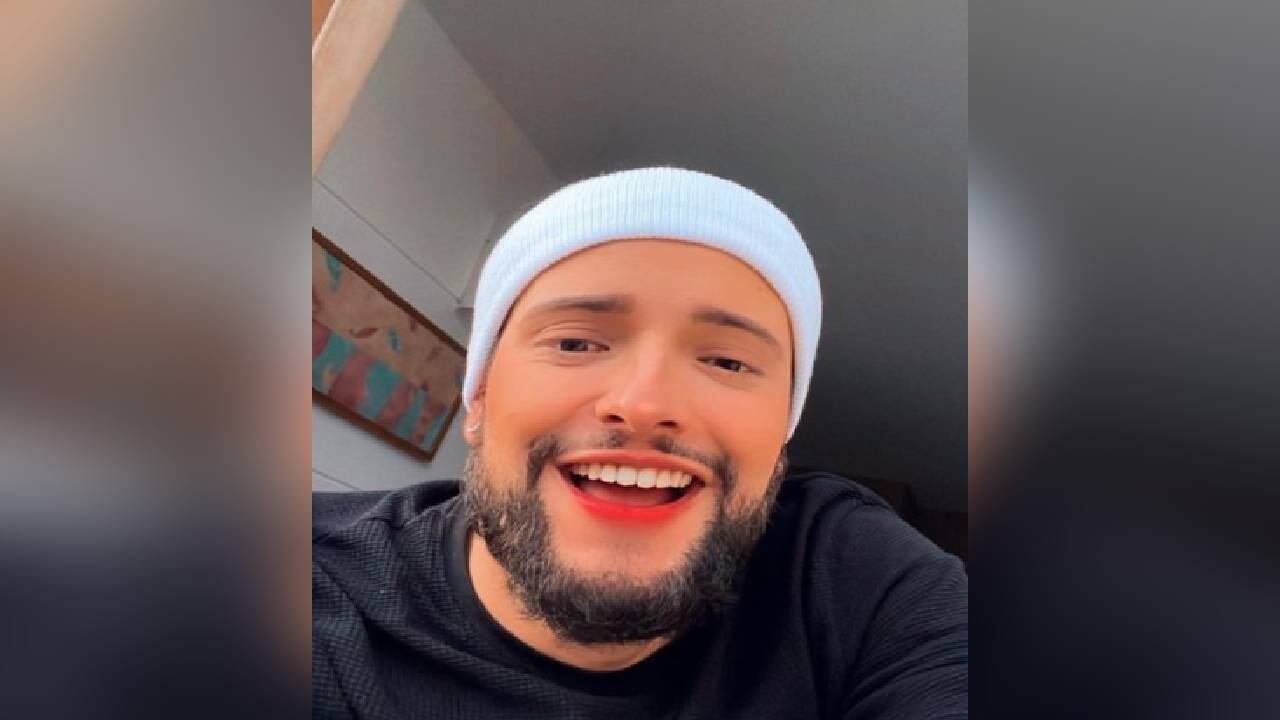 El imitador de Maluma visitó a su familia, pero las miradas se las robó su mamá. Foto: Instagram @yomellamomalumaoficiall