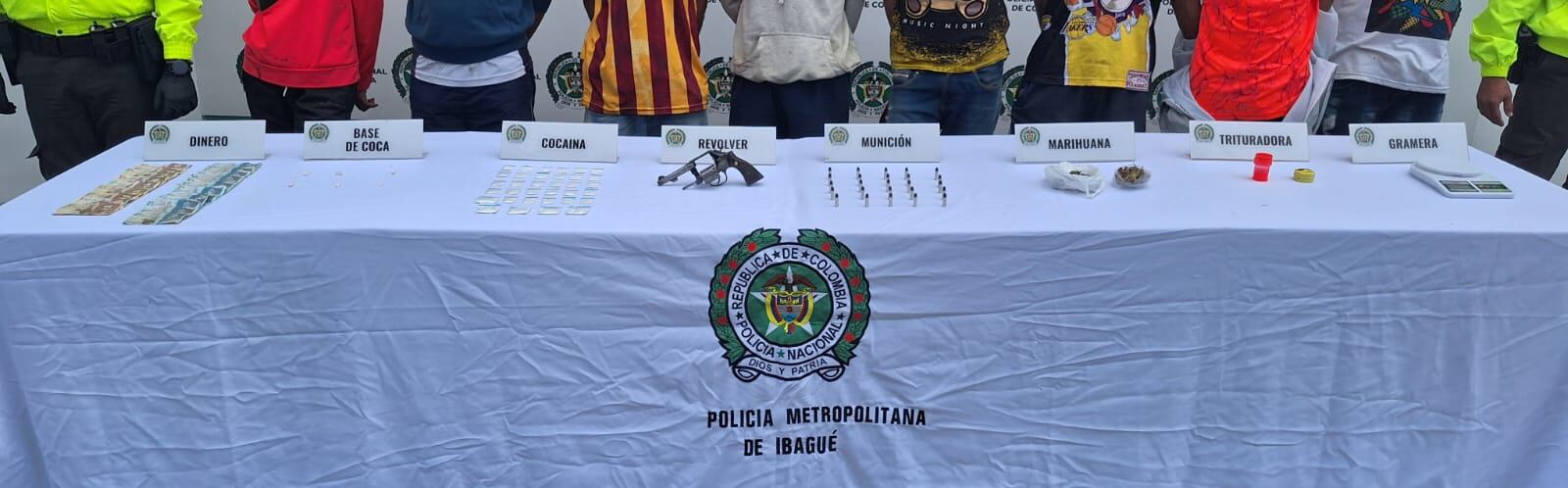 El material probatorio recolectado permitió determinar que estas personas se dedicaban a la venta de alucinógenos en mínimas cantidades