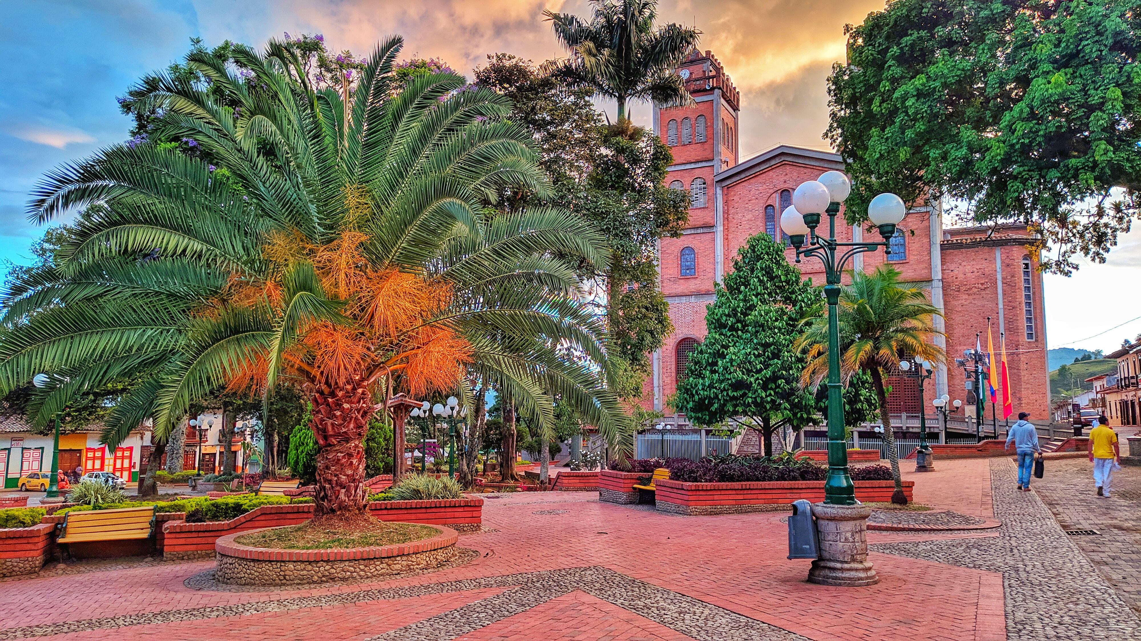 Los adultos mayores recurren mucho a
la religiosidad y en el municipio hay unas 17 iglesias, capillas y oratorios.