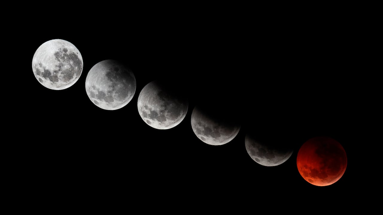 En total son ocho las fases lunares que existen.