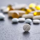 Este medicamento se usa como suplemento dietético cuando la cantidad de tiamina en la dieta no es suficiente.