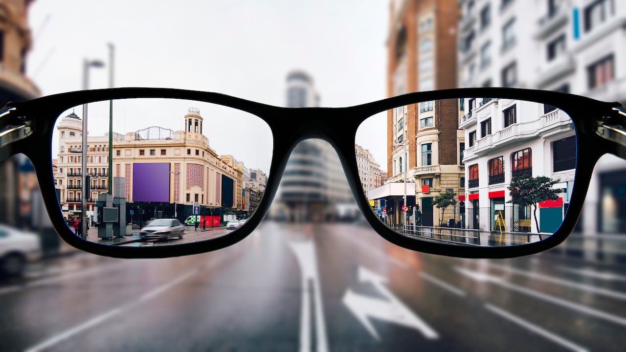 ¿Cada cuánto hay que cambiar de gafas? esto responden los expertos