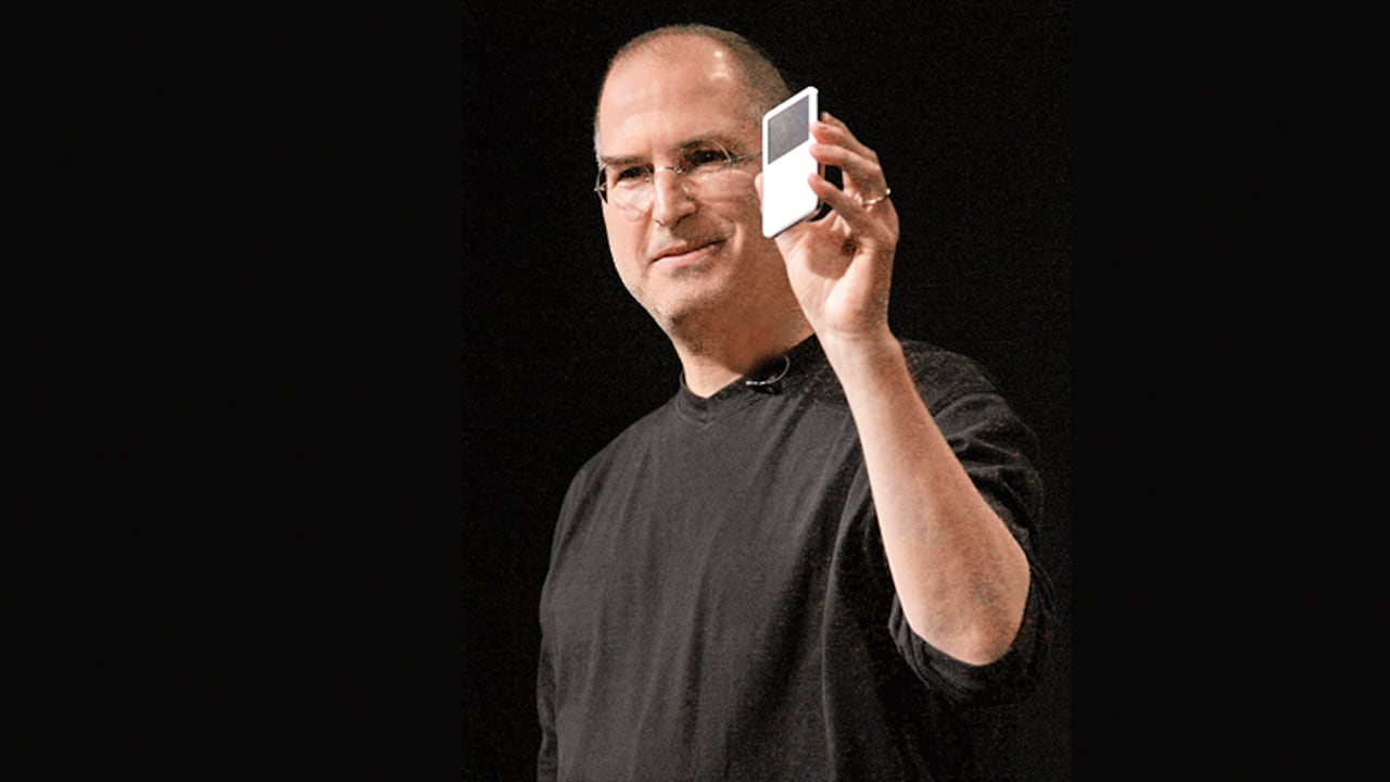 Steven Paul Jobs fue un empresario y magnate de los negocios en el sector informático y de la industria del entretenimiento estadounidense. Fue cofundador y presidente ejecutivo de Apple y máximo accionista individual de The Walt Disney Company.