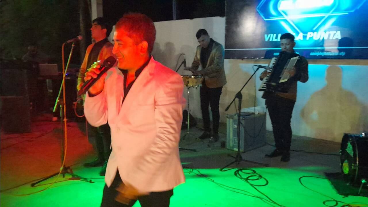 Huguito Flores era reconocido en el género de la cumbia y guaracha.