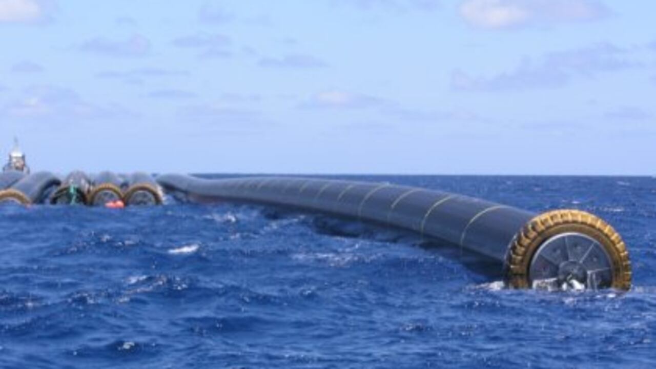 Siete tubos como este, construidos con materiales especiales en Noruego, permitirán llevar las aguas negras mar adentro, y descontaminar así playas y ciénagas.