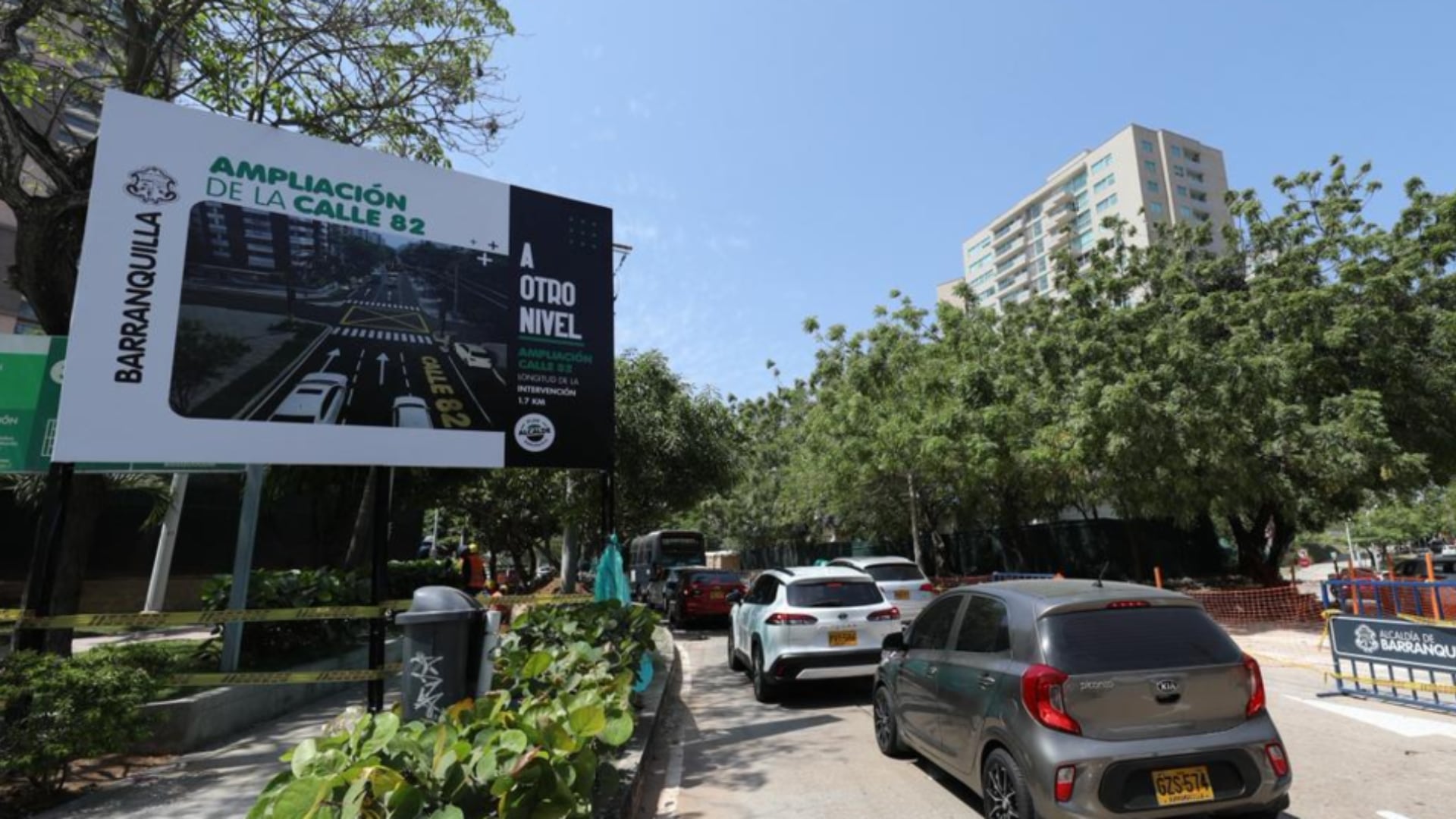 Avanza la transformación de la calle 82 en Barranquilla, con nuevas vías, andenes y áreas verdes.