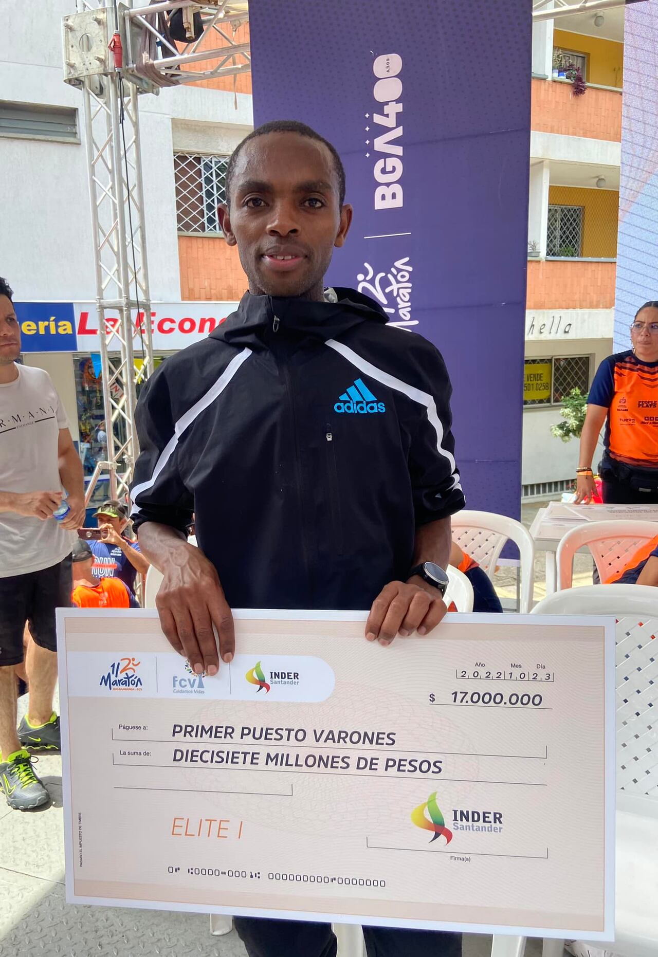 Desde Kenia nos visita Daniel Muteti, ganador del primer puesto en Media Maratón de Bucaramanga Elite Masculino 21k.