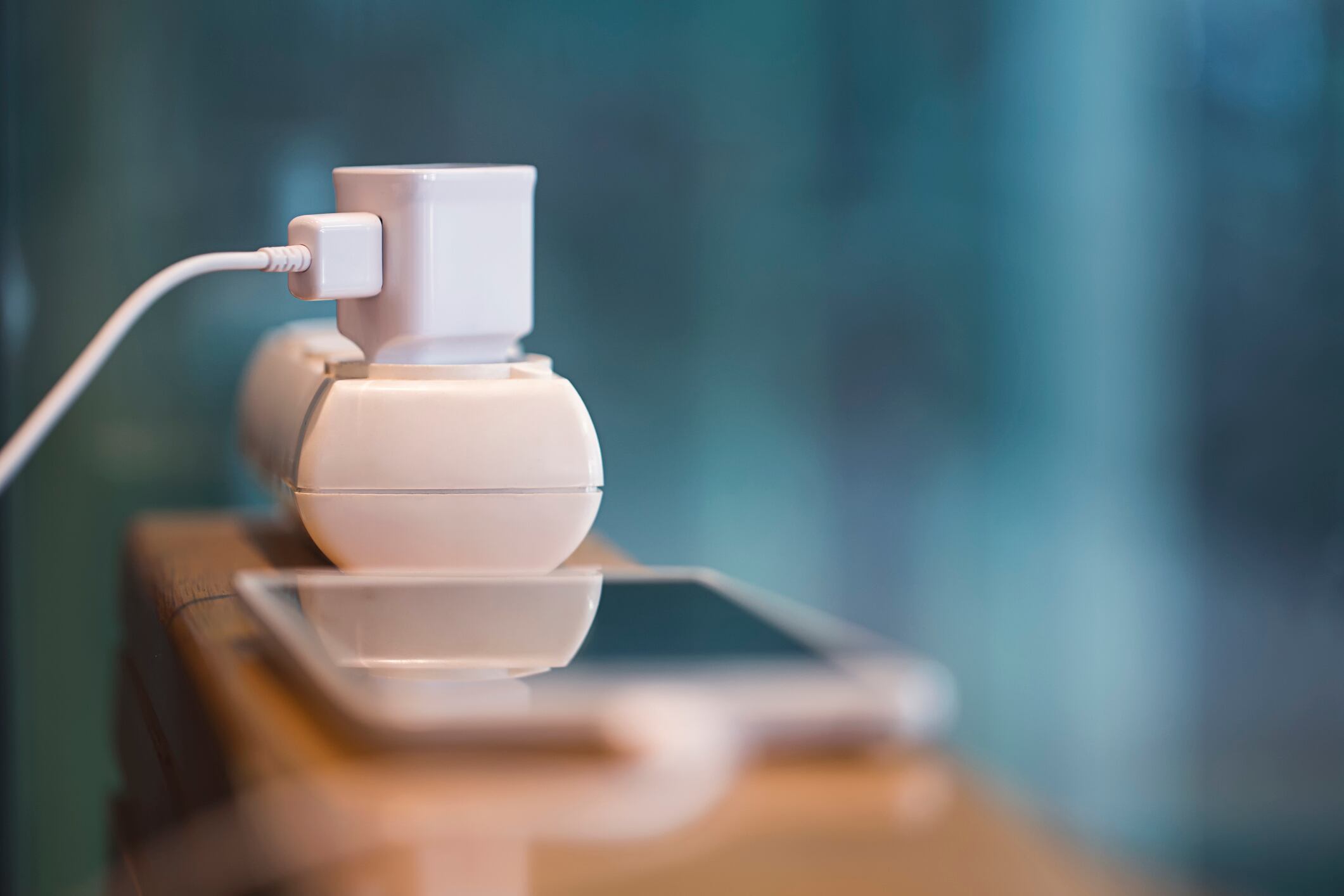 Las fallas en un cargador pueden generar problemas en la batería del teléfono