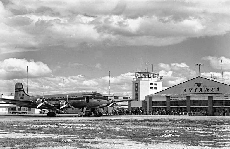 Aeropuerto de Techo 1949 Saúl Orduz Fondo Saúl Orduz / Colección Museo de Bogotá.