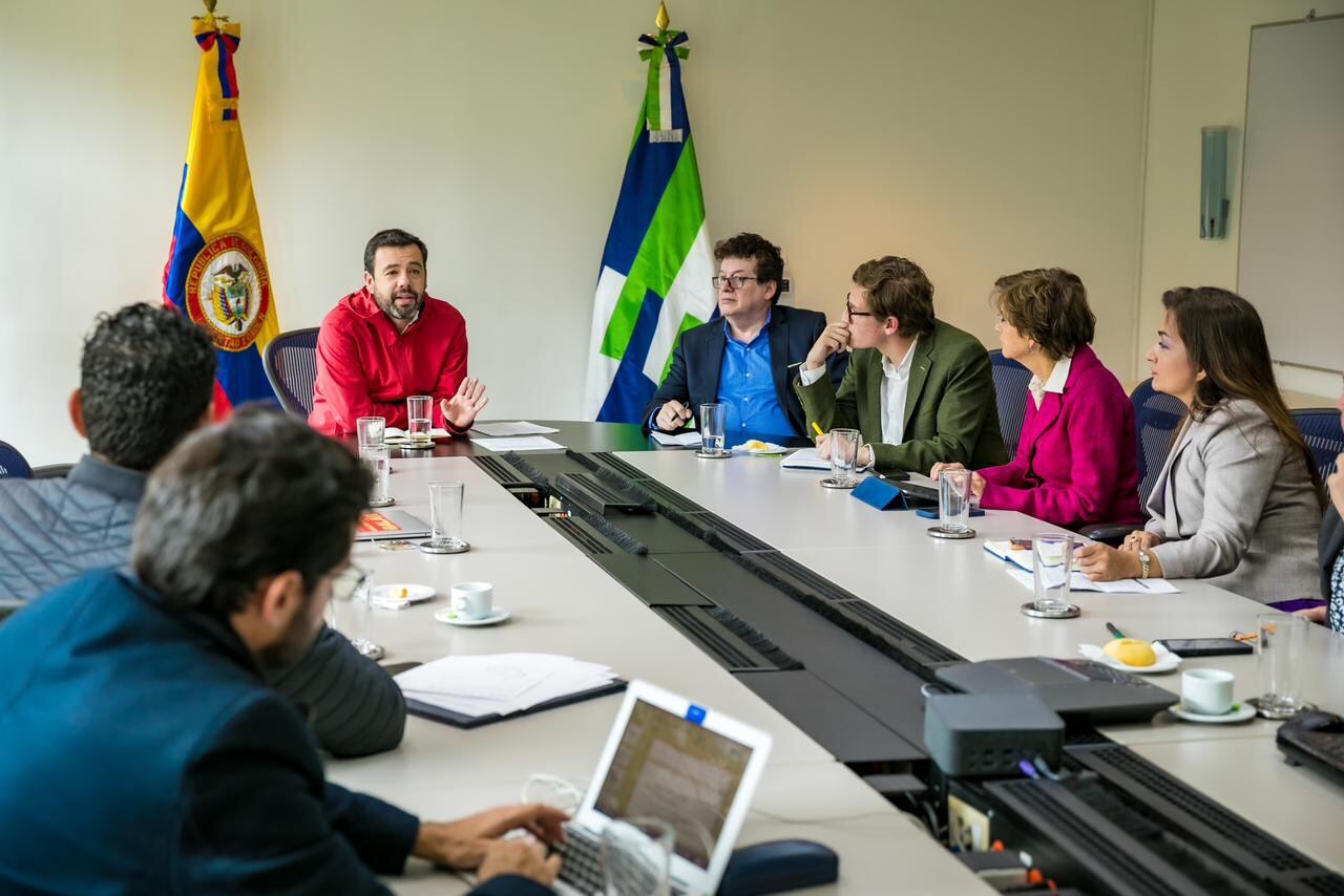 Carlos Fernando Galán y congresistas de la bancada de Bogotá.