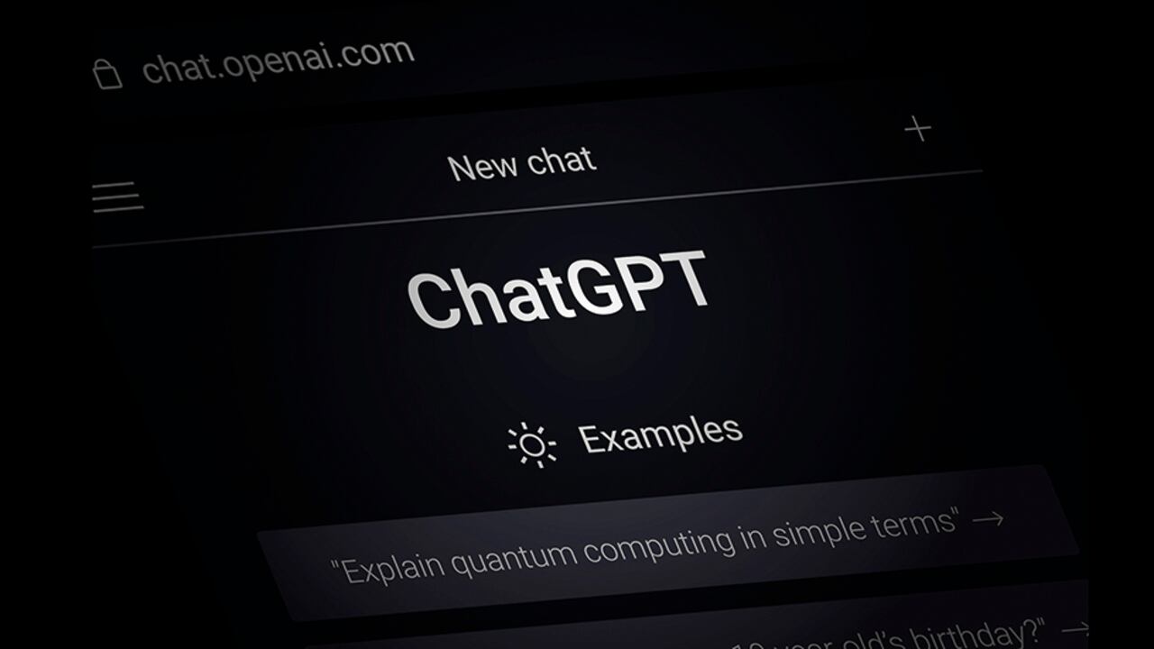 “La inteligencia artificial no cuenta con juicio clínico, no puede hacer diagnósticos ni intervenir de manera ética ante situaciones de riesgo”: Juan Carlos Granja, psicólogo clínico y educativo.