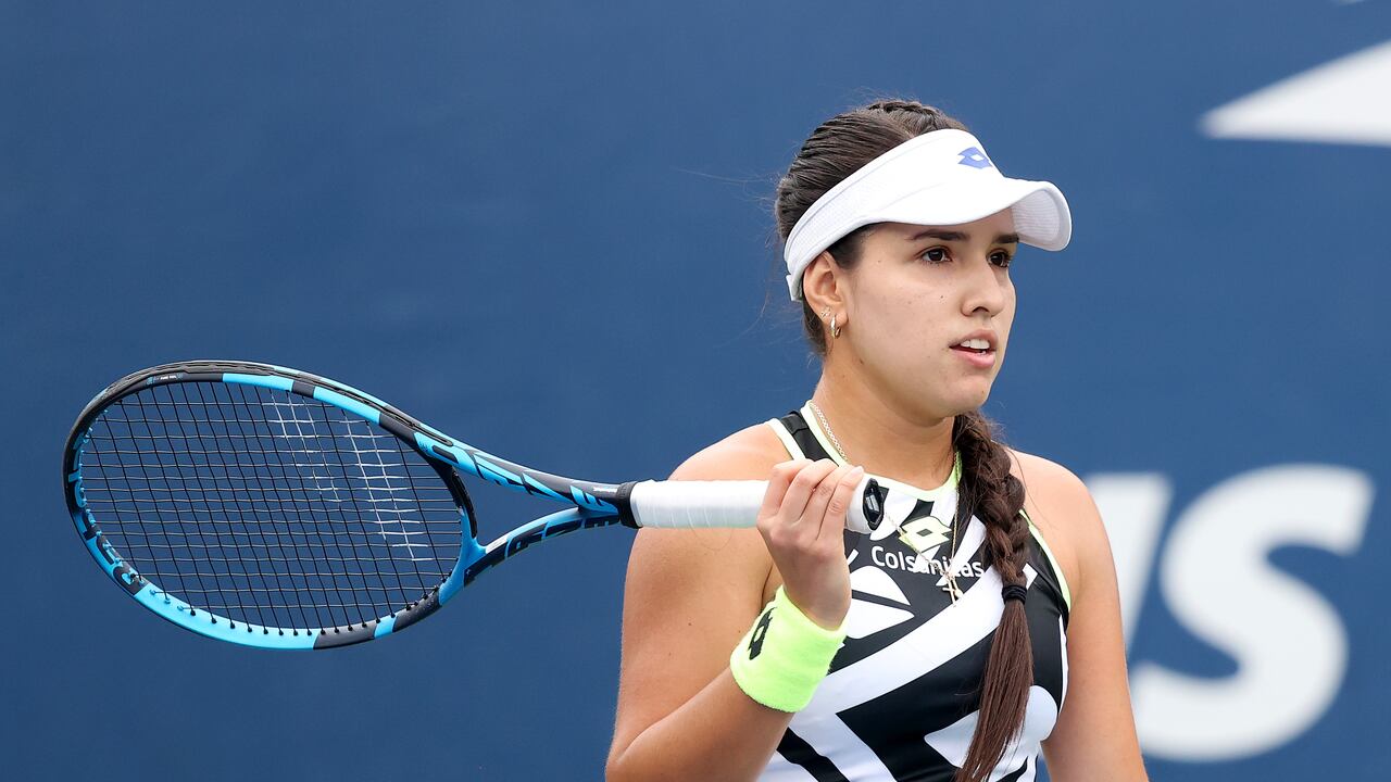 NEW YORK, NEW YORK - SEPTEMBER 01: Maria CamilaOsorio Serrano of Colombia reacts as she plays against Ons Jabeur of Tunisia during her Women's Singles second round match on Day Three of the 2021 US Open at the Billie Jean King National Tennis Center on September 01, 2021 in the Flushing neighborhood of the Queens borough of New York City. (Photo by Matthew Stockman/Getty Images)