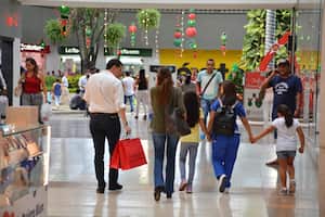 Los centros comerciales son los lugares preferidos para las compras de Navidad por el 56% de los clientes. Para este año, la mayoría de estas superficies en Cali preparan descuentos especiales en la última semana de noviembre.