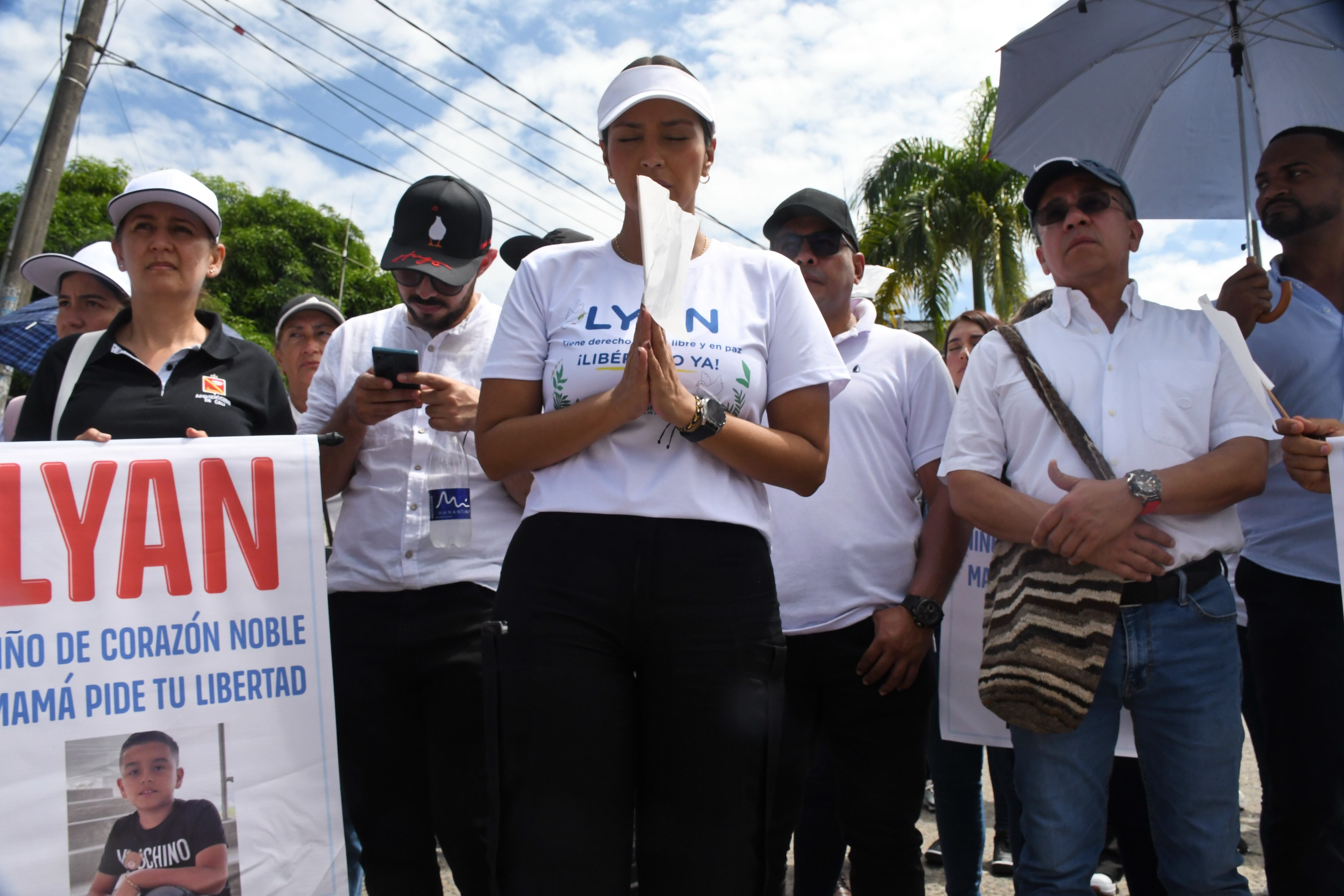 Cali: Marcha en Jamundí. Por la paz, el cuidado y la libertad de los niños. Por la pronta liberación de Lyan.  foto José L Guzmán. EL País