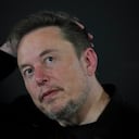 El director ejecutivo de Tesla y SpaceX, Elon Musk, reacciona durante un evento de conversación con el primer ministro británico, Rishi Sunak, en Lancaster House el 2 de noviembre de 2023 en Londres, Inglaterra.