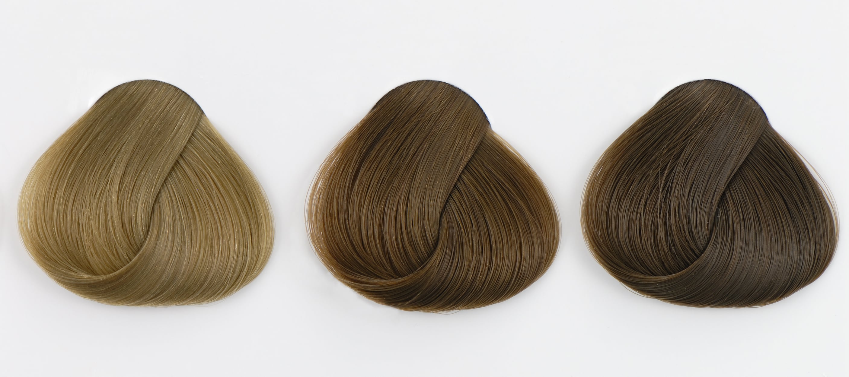 Colores de cabello que iluminan y rejuvenecen a las mujeres mayores de 60 en 2025