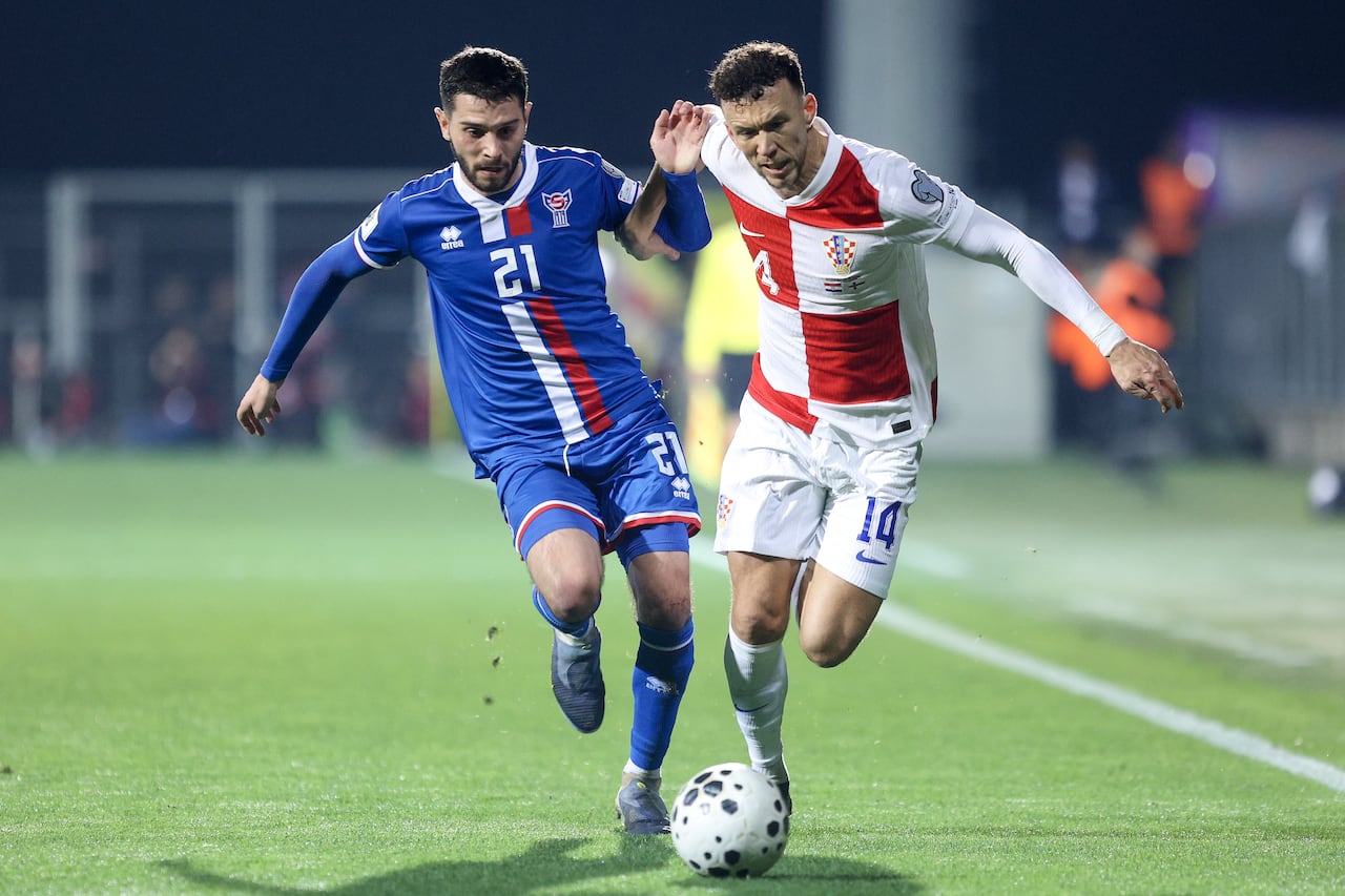 Croacia gana por 3-1 a Islas Feroe.