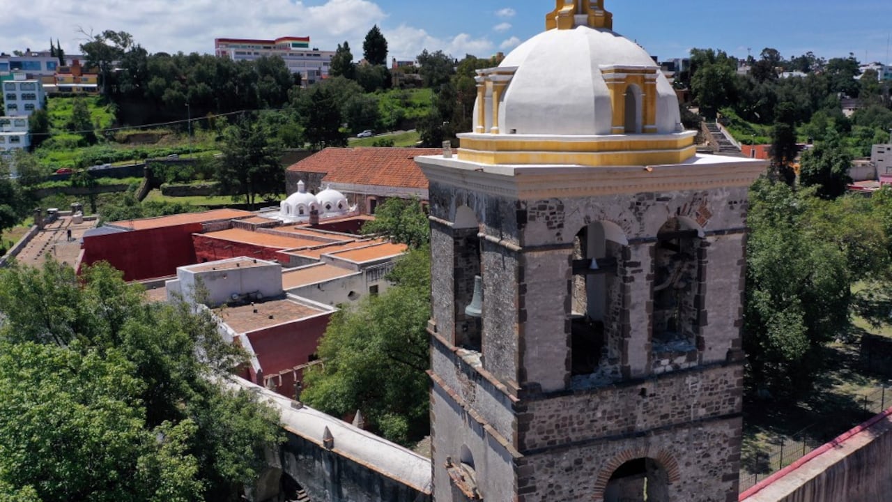En esta foto de archivo tomada el 20 de julio de 2021, vista aérea del Conjunto Franciscano de la Catedral de Nuestra Señora de la Asunción en Tlaxcala, México. Foto de Alfredo Estrella / AFP