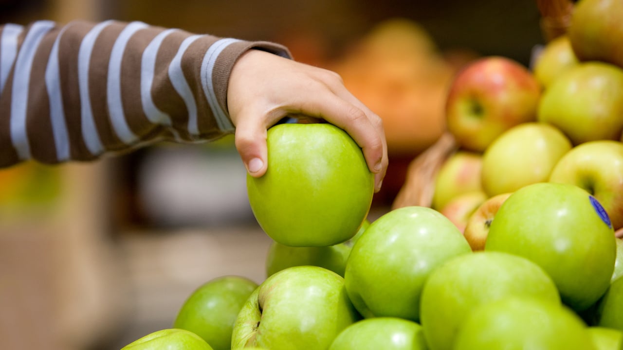 La manzana prepara en una forma especial, puede ser un delicioso postre que no afecta los niveles de glucosa en la sangre.