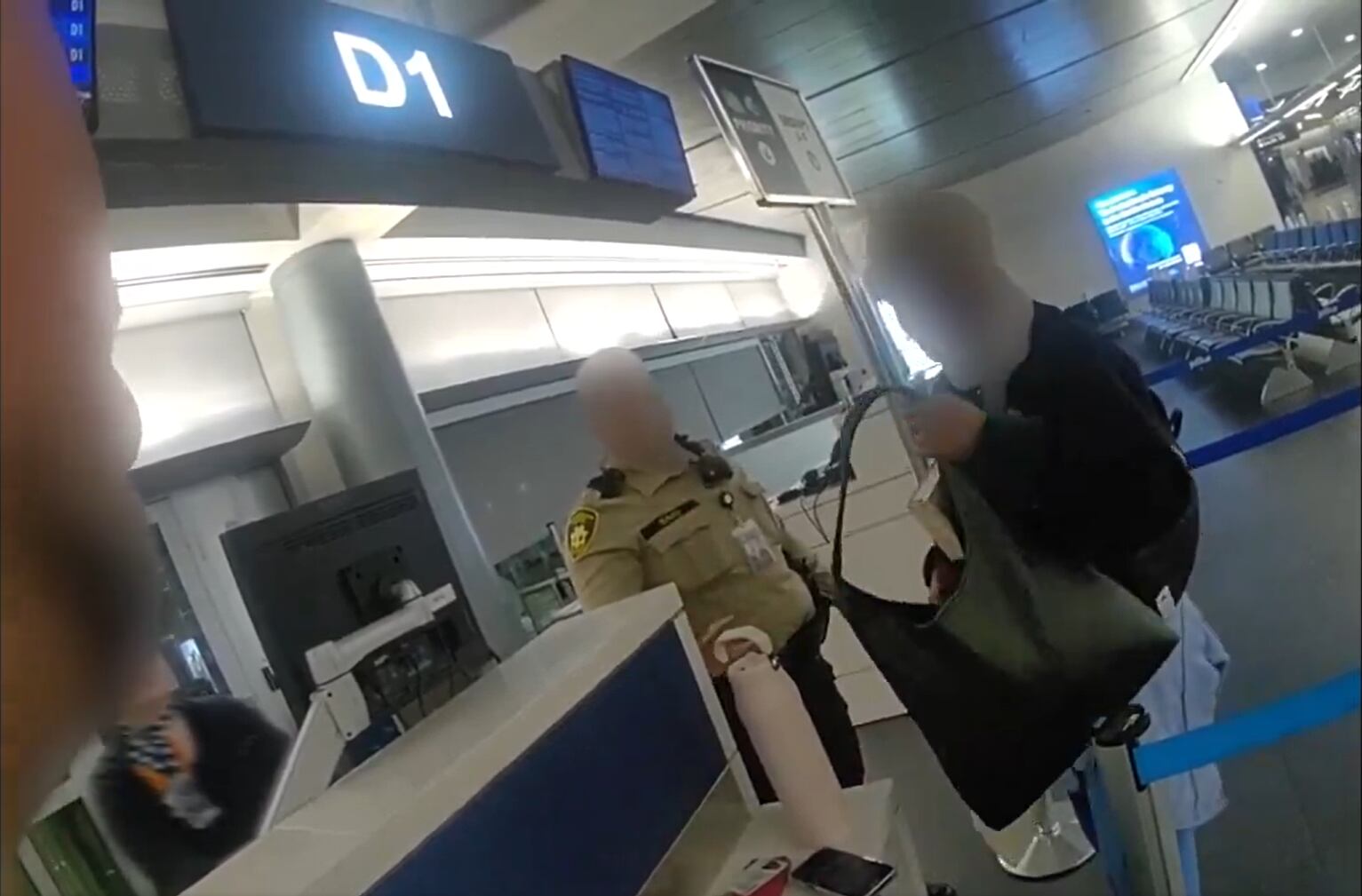 La situación terminó con la intervención policial en la terminal.