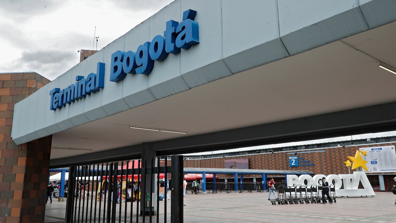 Terminal de Transportes El Salitre. Bogota abril 11 del 2022.
Foto Guillermo Torres / Semana