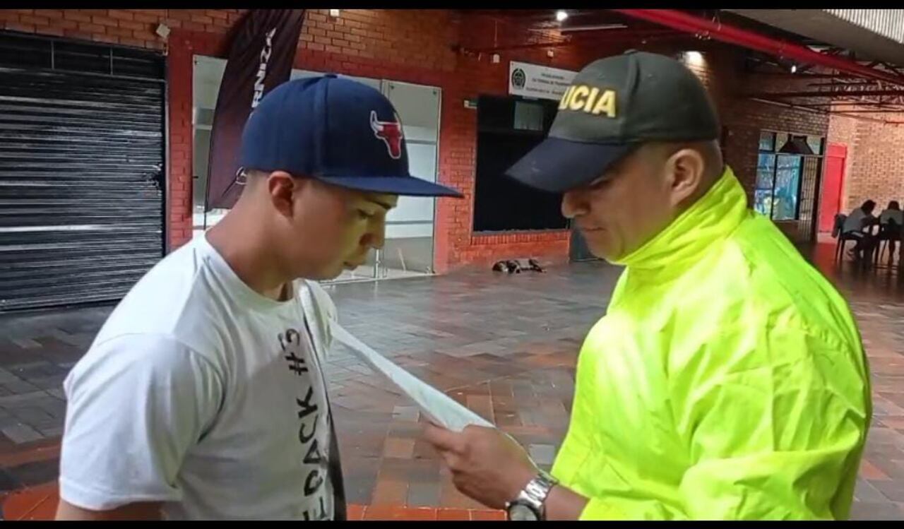 Uno de los capturados por la Policía.