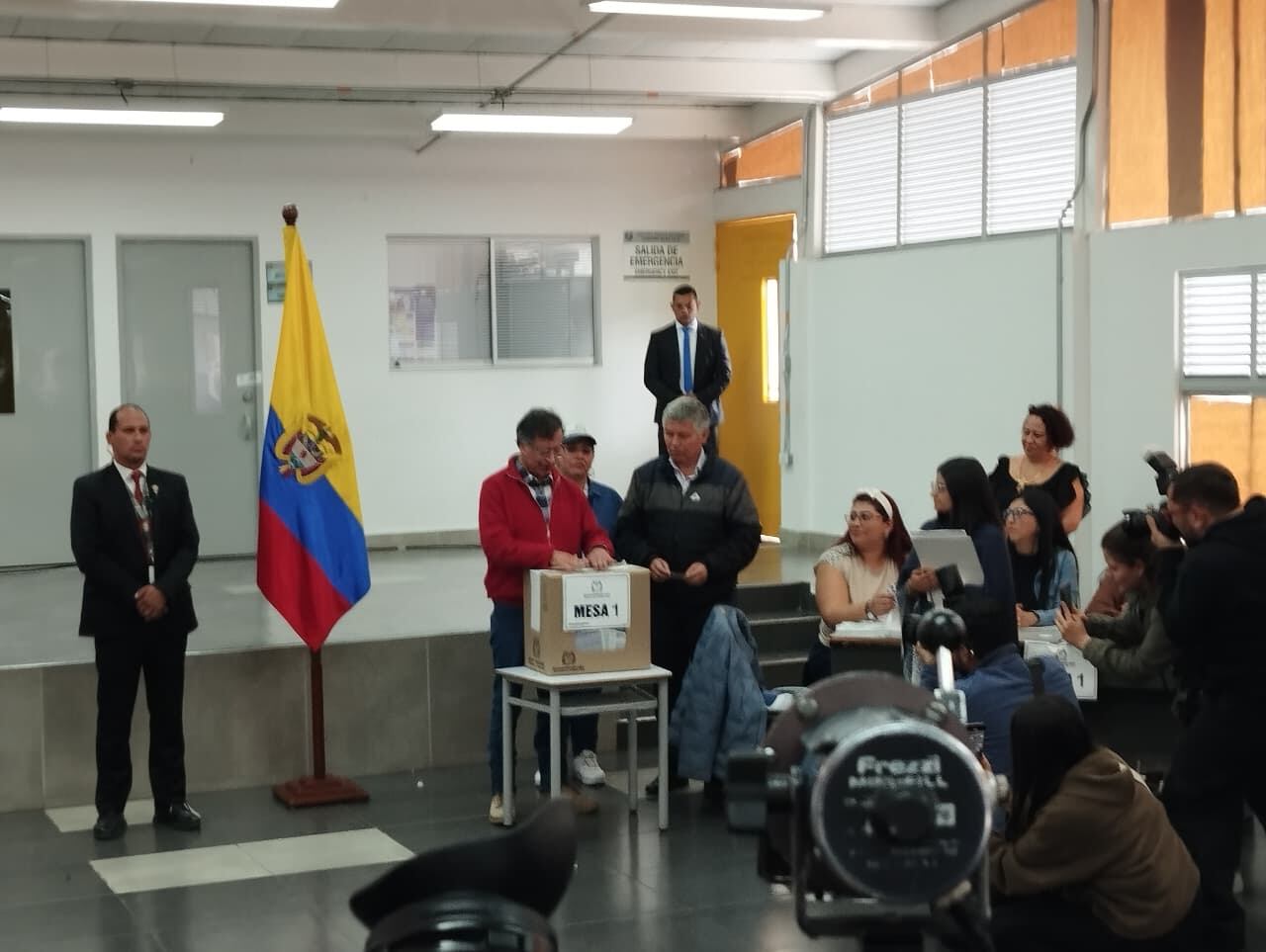 Gustavo Petro votó en la consulta del Pacto histórico