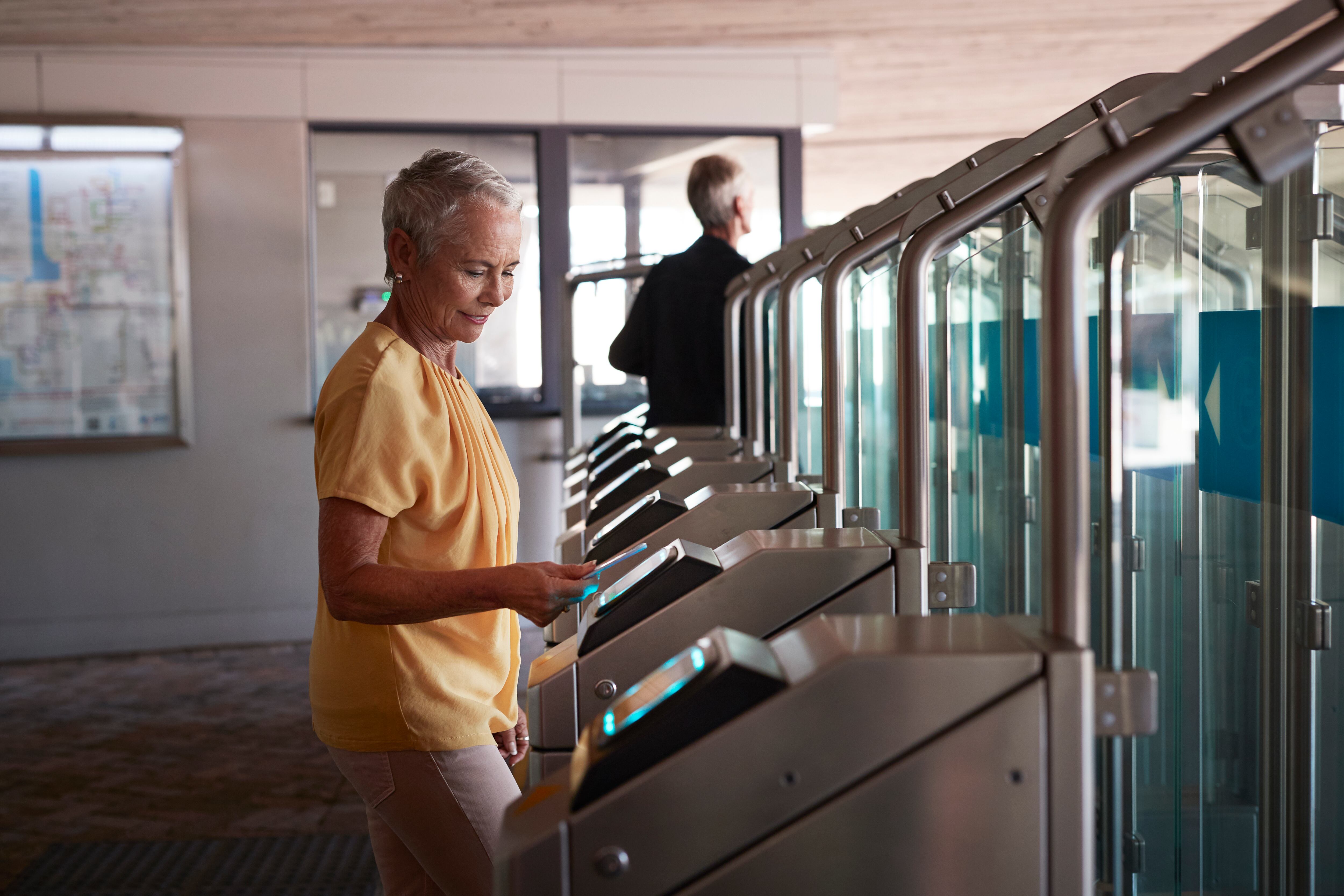 Las tarjetas OMNY comienzan a reemplazar de forma definitiva a las MetroCards en el sistema de transporte de Nueva York.