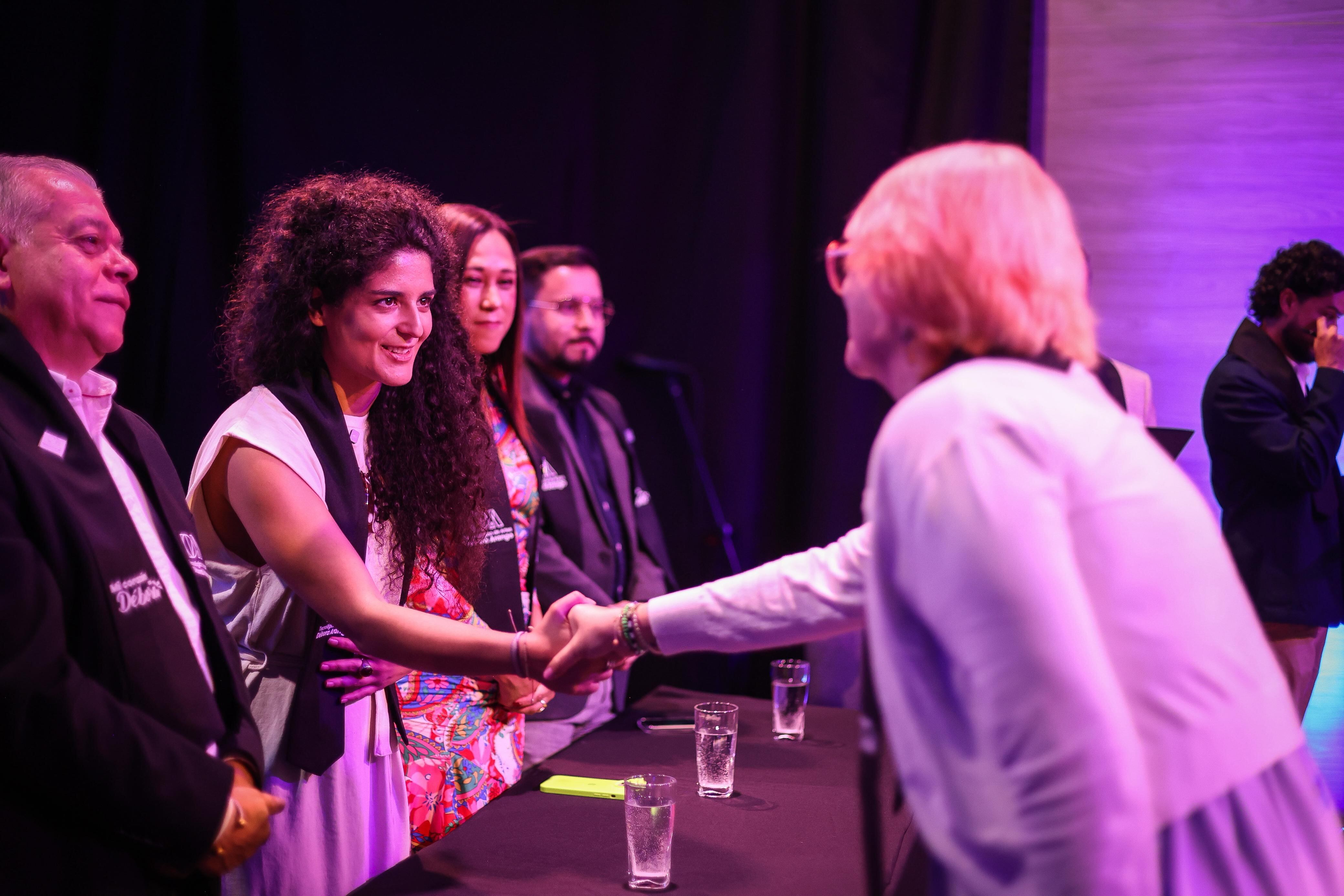 En Armenia (Quindío), 66 creadores se graduaron en Interpretación para la Danza, Interpretación para Ejecución Musical e Interpretación para Sala (Teatro). En Manizales, se certificaron 20 artistas y sabedores como técnicos laborales en Ejecución Musical.