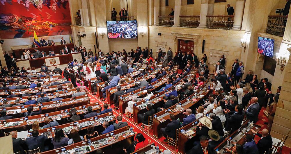 SEMANA conoció que algunos políticos del Centro Democrático ven la ocasión perfecta para revivir la mano dura y el corazón grande de Uribe, mientras que otros creen que no se puede jugar con candela y debe mantenerse cerrada la puerta de la reelección.