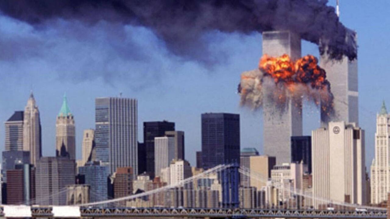 El atentado a las Torres Gemelas dividió la política exterior de Estados Unidos en dos.