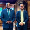 Luis Gilberto Murillo y Juan González.