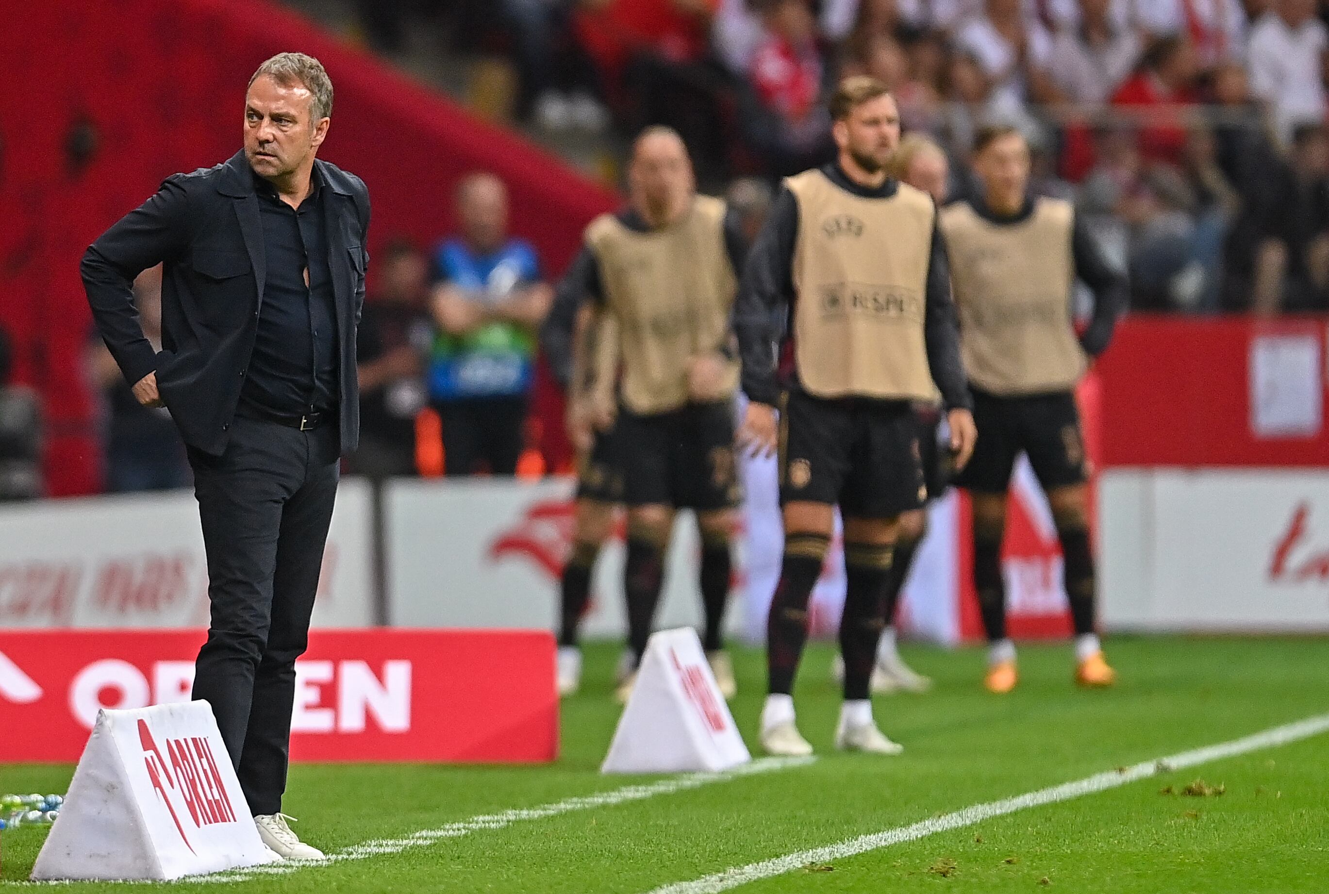 Hans-Dieter Flick nada que encuentra la clave para levantar a la potencia europea.
