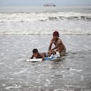 En Nuquí el mar es marrón. Las lluvias y las crecientes del río Jovi que desembocan en las aguas marítimas le otorgan una cualidad descolorida, poco vibrante.