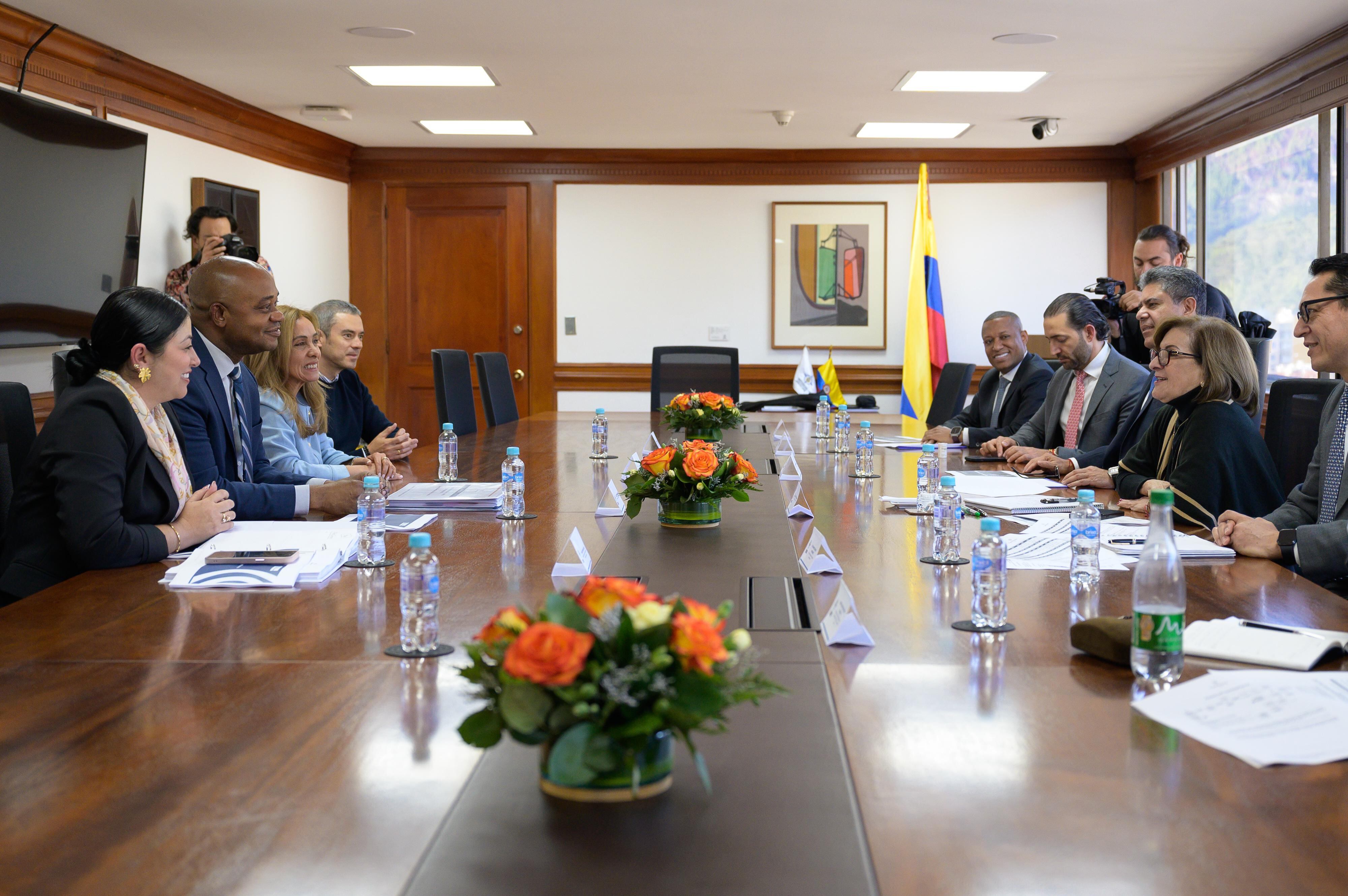 Luis Gilberto Murillo estuvo en la Procuraduría.