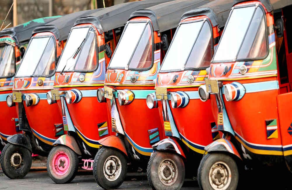 Los auto ricksha o tuctuc son el vehículo motorizado tradicional de Indonesia. Debido a la gran popularidad entre sus habitantes, plataformas de transporte como Uber, Grab y Gojek han adaptado su servicio a ellos. Foto: iStock.