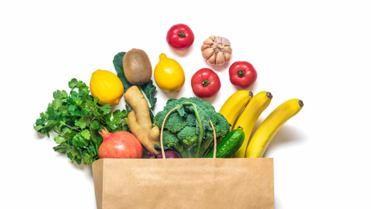 El brócoli es una verdura que ayuda a combatir el estreñimiento.