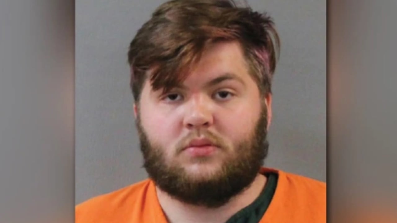 Él es Landon Parrott, el joven padre de 19 años que confesó haber dejado a su hijo dentro del carro, bajo una temperatura de 30 grados