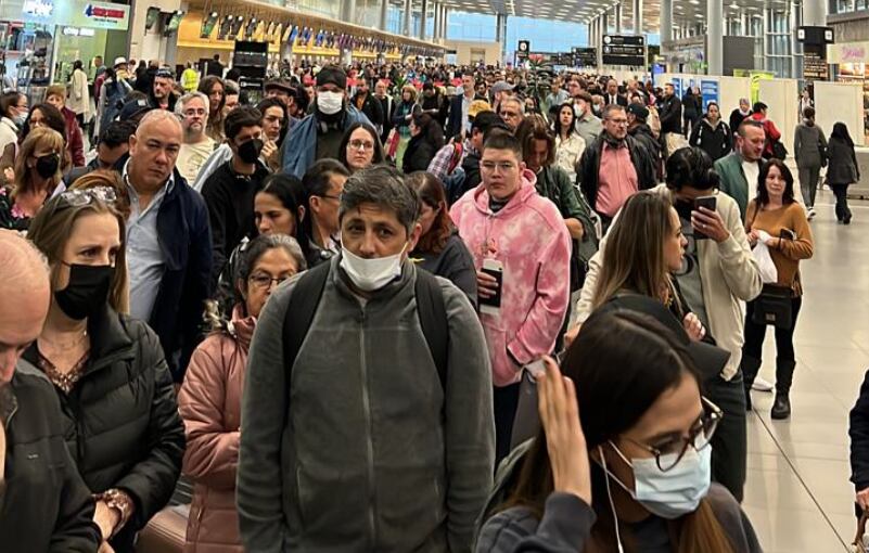 Viajeros en el aeropuerto El Dorado.