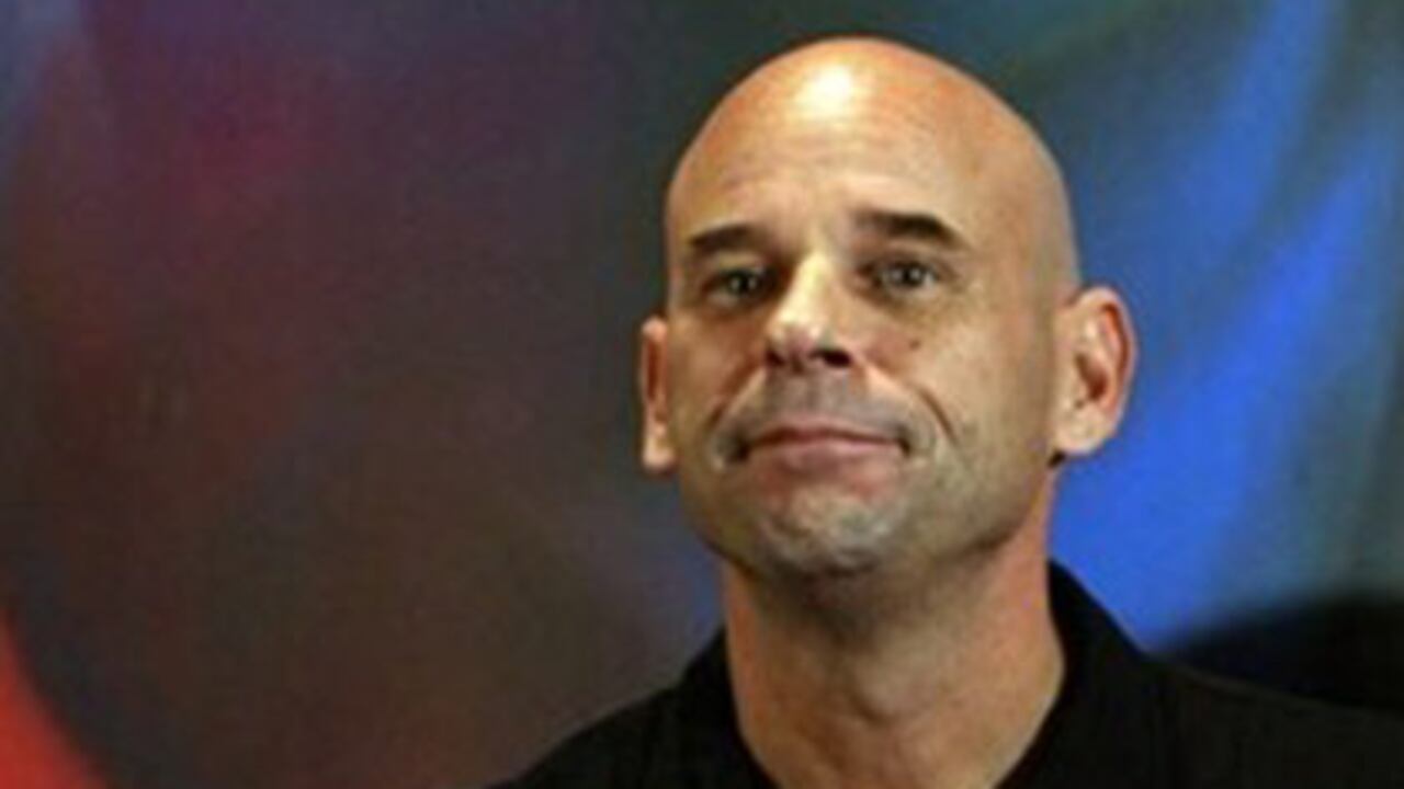 En septiembre, Guy Laliberté se convertirá en el primer turista espacial canadiense. Allá leerá un poema sobre el acceso equitativo al agua potable, que es el objetivo de su fundación filantrópica One Drop (una gota)