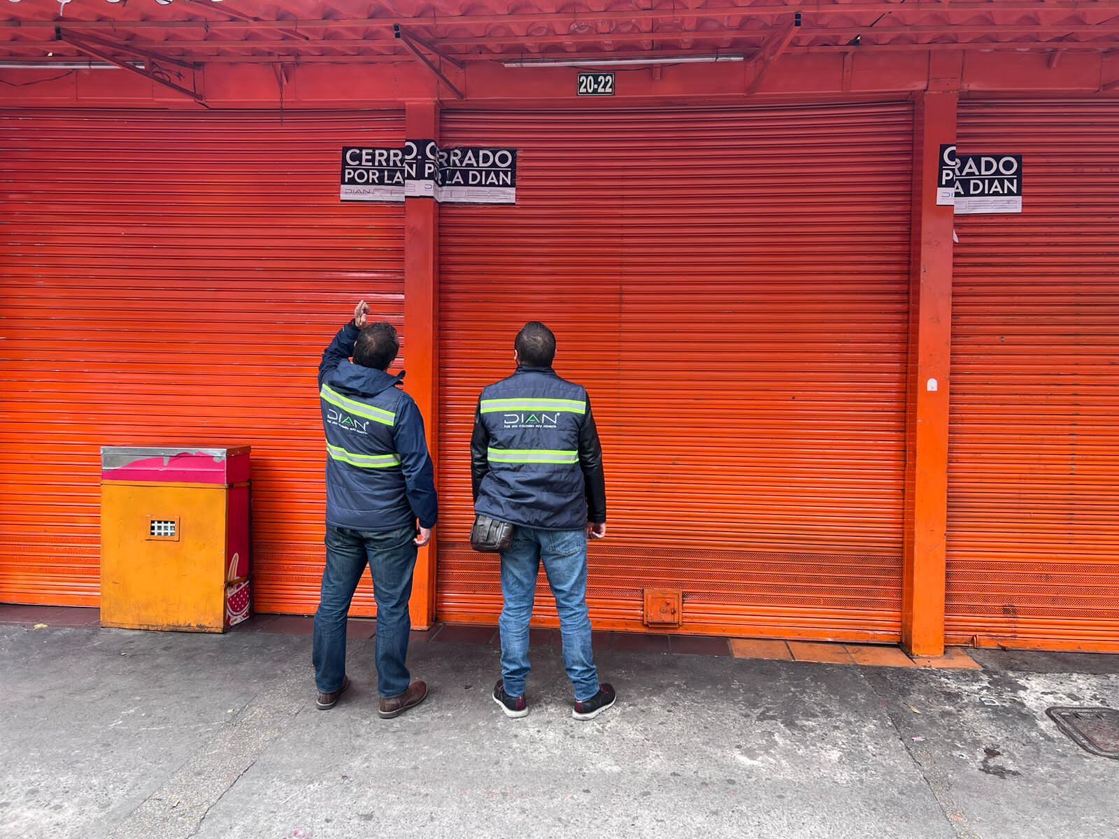 Dian cierra establecimientos en Bogotá por no facturar sus ventas.