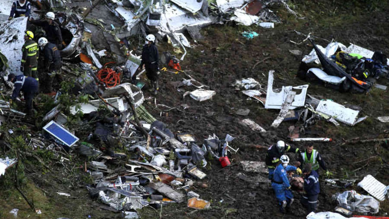 Según los reportes el accidente dejó 71 muertos y 6 heridos.