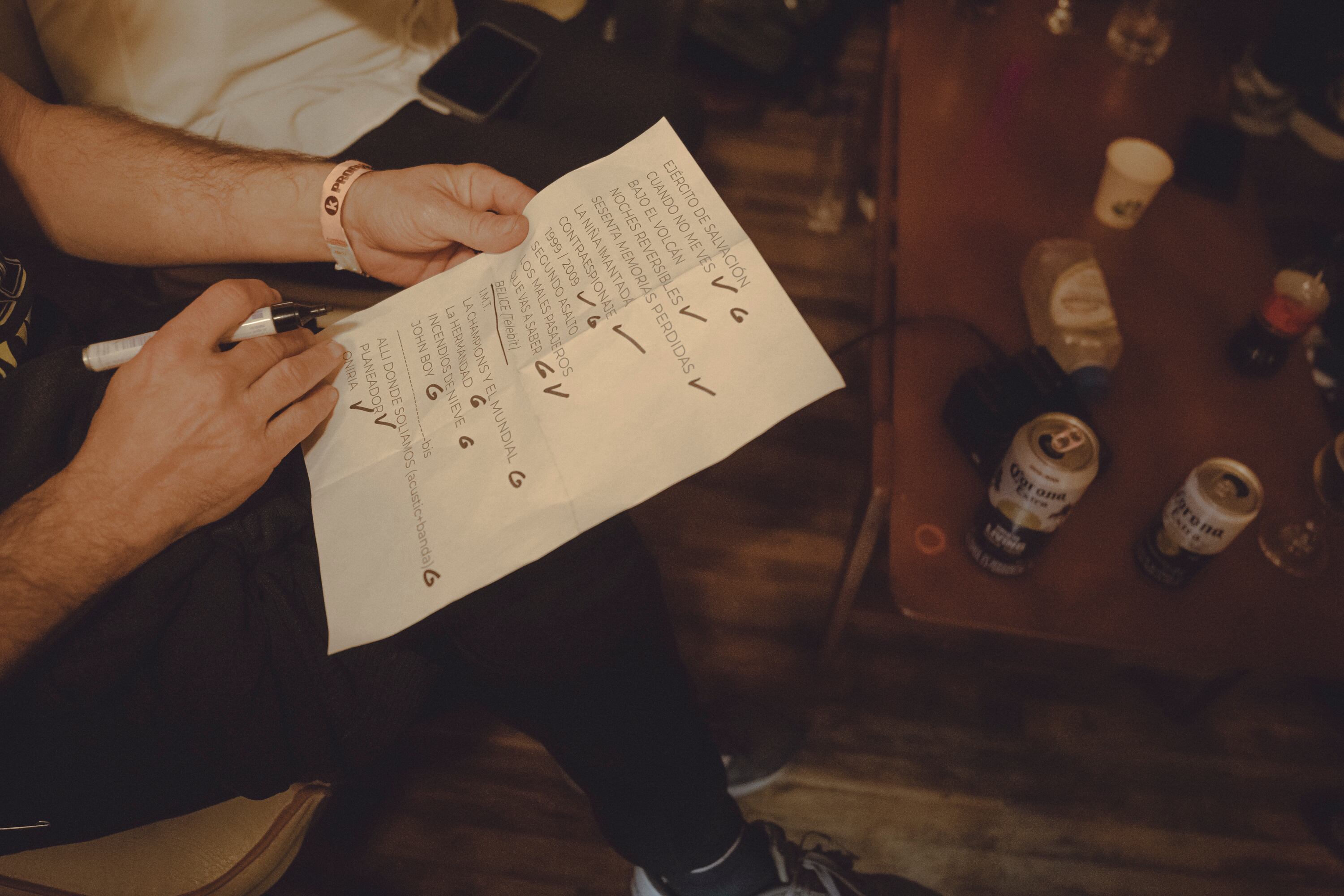 Love of Lesbian regresó por cuarta vez a Bogotá. Lo hizo en su 'La hermandad tour', en el que presenta su nuevo trabajo ‘Ejército de salvación’. El concierto tuvo lugar en The Bonfire, en Bogotá. Foto: Lina Botero - Love of Lesbian